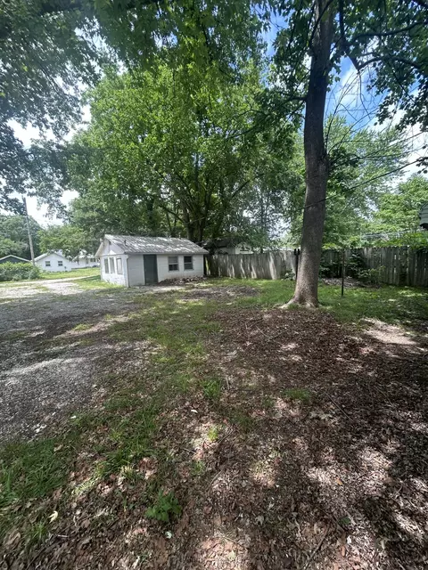 2045 N Weller Ave, Springfield, MO 65803 photo 9