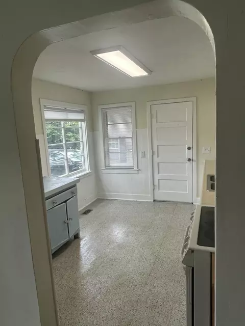 2045 N Weller Ave, Springfield, MO 65803 photo 7
