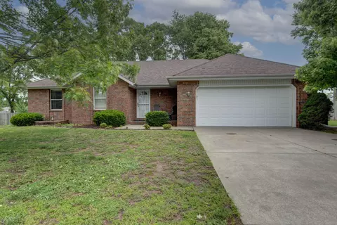 1243 W Tori Dr, Nixa, MO 65714
