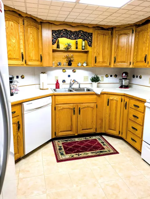 Kitchen - 150 Sunken Forest Drive B3-129, Forsyth, MO 65653 photo 2 of 7