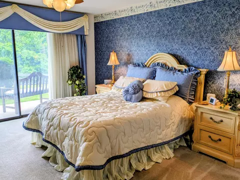 Bedroom - 150 Sunken Forest Drive B3-129, Forsyth, MO 65653 photo 6 of 8