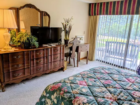 Bedroom - 150 Sunken Forest Drive B3-129, Forsyth, MO 65653 photo 2 of 8