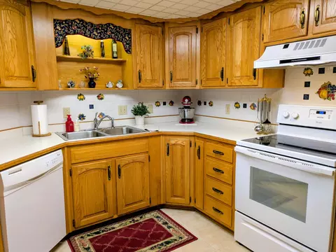 Kitchen - 150 Sunken Forest Drive B3-129, Forsyth, MO 65653 photo 3 of 7
