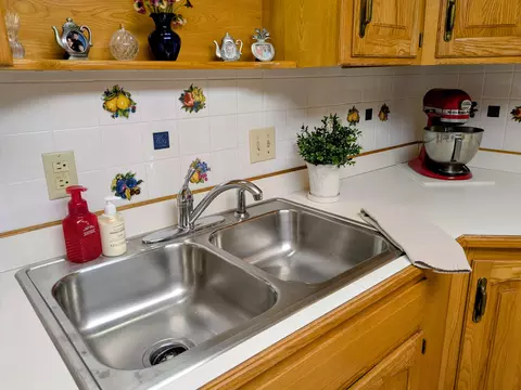 Kitchen - 150 Sunken Forest Drive B3-129, Forsyth, MO 65653 photo 5 of 7
