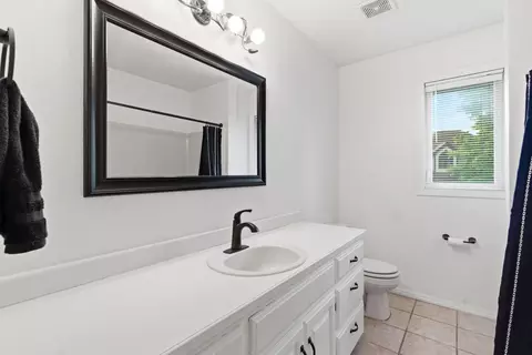 Bath - 1703 N Gregory Dr, Nixa, MO 65714 photo 4 of 5