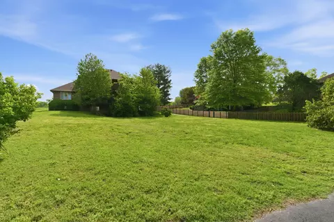 Exterior - 1703 N Gregory Dr, Nixa, MO 65714 photo 8 of 13