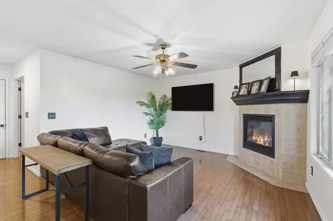 Living - 1703 N Gregory Dr, Nixa, MO 65714 photo 2 of 3