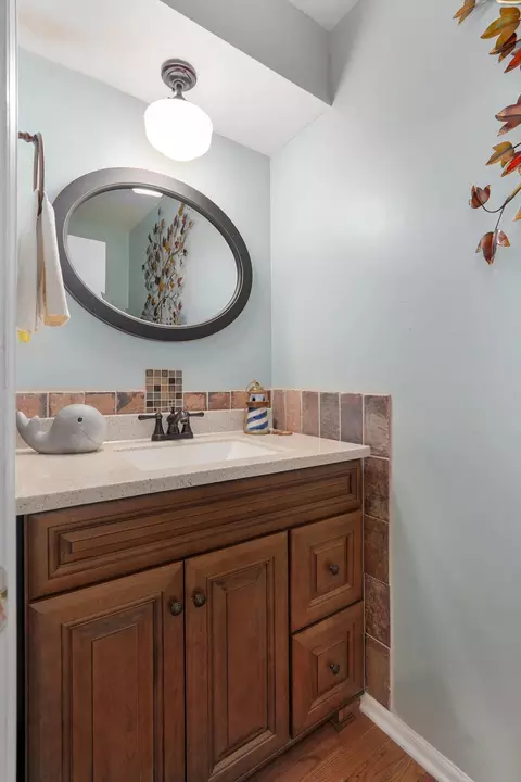 Bath - 4349 S Cardinal Pl, Springfield, MO 65804 photo 1 of 3
