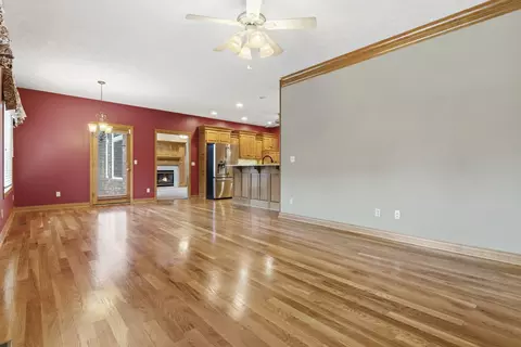 Living - 5277 S Whitmore Ave, Springfield, MO 65810 photo 4 of 9