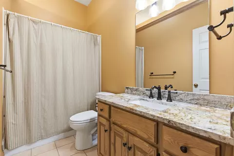 Bath - 5277 S Whitmore Ave, Springfield, MO 65810 photo 5 of 5