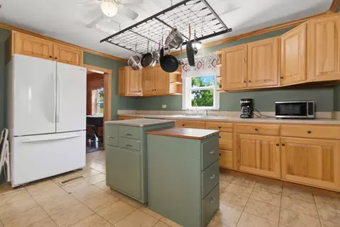 Kitchen - 2886 County Road 382, Dora, MO 65637 photo 2 of 3