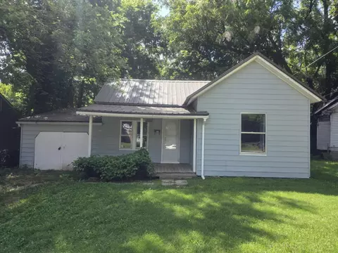 2007 N Travis Ave, Springfield, MO 65803