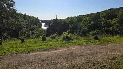 25960 Willow Rd, Hermitage, MO 65668