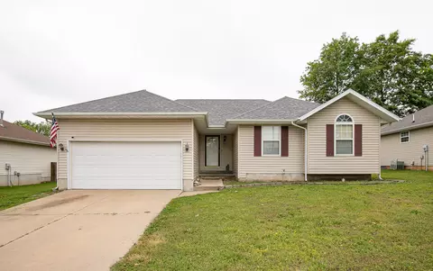 437 S Sherwood Ave, Republic, MO 65738