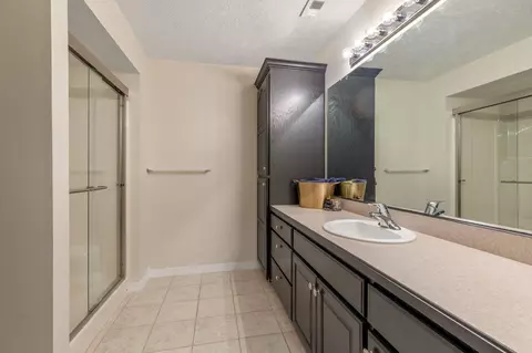 Bath - 158 Spring Ln, Branson, MO 65616 photo 4 of 4