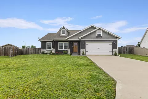 2390 S Sedona Ct, Bolivar, MO 65613