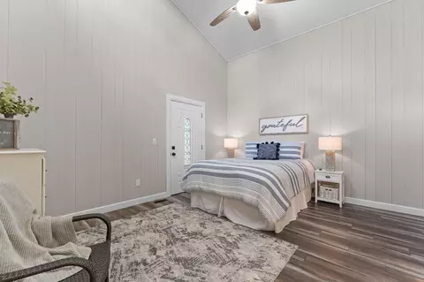 Bedroom - 21945 Lindsey Ln, Shell Knob, MO 65747 photo 1 of 4