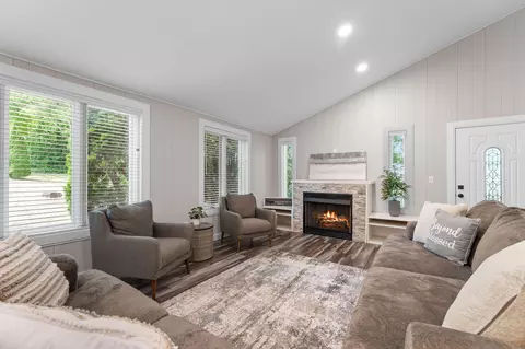 Living - 21945 Lindsey Ln, Shell Knob, MO 65747 photo 1 of 3