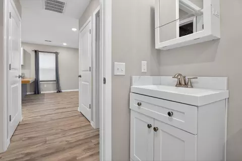 Entry Way - 145 Mccann Rd, Powersite, MO 65731 photo 3 of 4