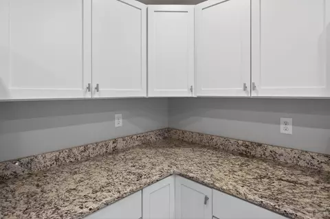 Kitchen - 145 Mccann Rd, Powersite, MO 65731 photo 2 of 2