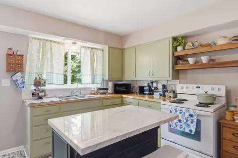 Kitchen - 1927 S Pickwick Ave, Springfield, MO 65804 photo 3 of 3