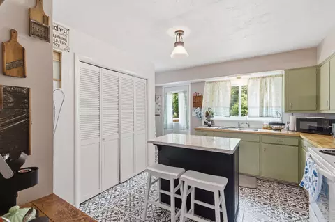 Kitchen - 1927 S Pickwick Ave, Springfield, MO 65804 photo 1 of 3