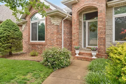 3306 S Linden Ave, Springfield, MO 65804 photo 2