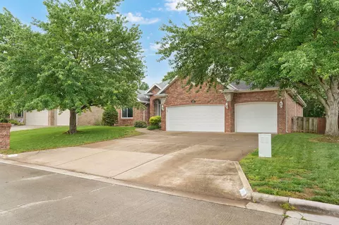 3306 S Linden Ave, Springfield, MO 65804 photo 4