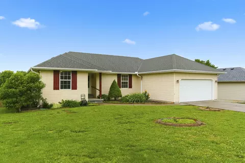Exterior - 312 Cinnamon Ct, Sparta, MO 65753 photo 7 of 7