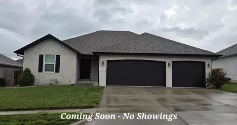 1656 N Penrose Ave, Nixa, MO 65714