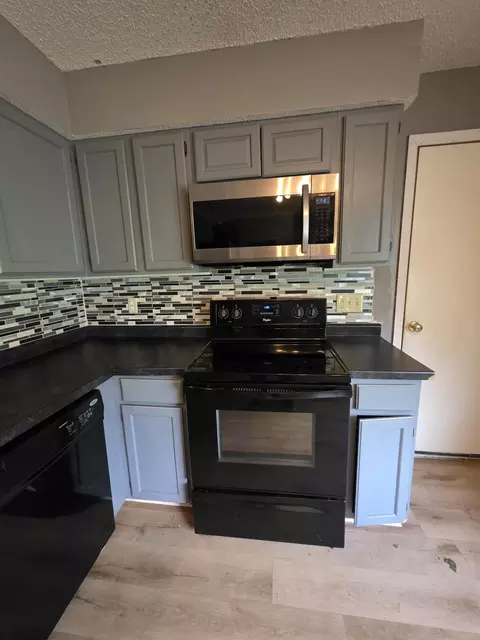 Kitchen - 1001 N 13th Ave, Ozark, MO 65721 photo 2 of 3
