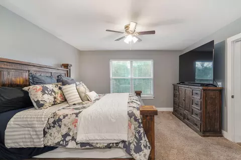 Bedroom - 175 Sunrise Villa Dr, Branson, MO 65616 photo 2 of 4