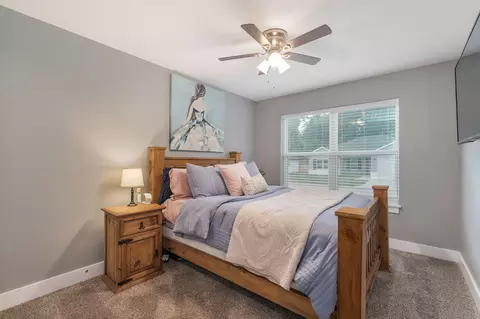 Bedroom - 175 Sunrise Villa Dr, Branson, MO 65616 photo 3 of 4