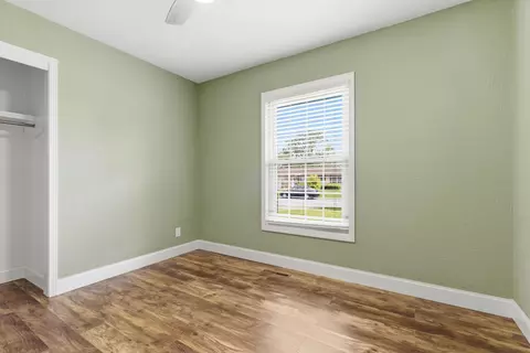 Bedroom - 504 W Bell St, Springfield, MO 65803 photo 4 of 5