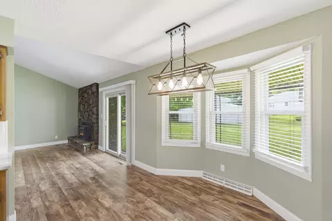 Living - 504 W Bell St, Springfield, MO 65803 photo 4 of 4