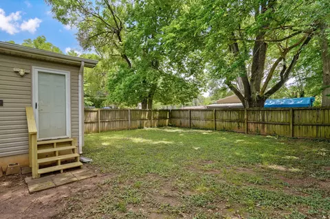 Exterior - 314 E Swiss Lane Ct, Springfield, MO 65807 photo 7 of 9
