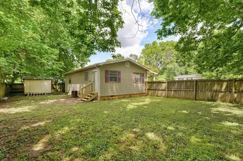 Exterior - 314 E Swiss Lane Ct, Springfield, MO 65807 photo 5 of 9