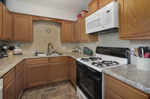 Kitchen - 314 E Swiss Lane Ct, Springfield, MO 65807 photo 2 of 3