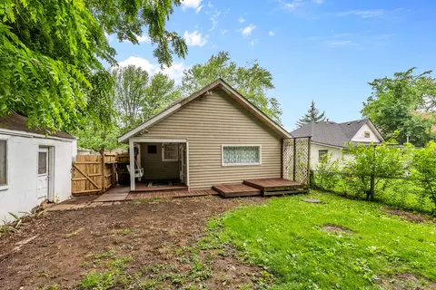 Exterior - 2320 N Travis Ave, Springfield, MO 65803 photo 8 of 10
