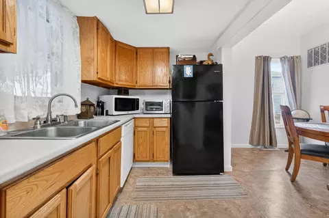 Kitchen - 2320 N Travis Ave, Springfield, MO 65803 photo 2 of 3