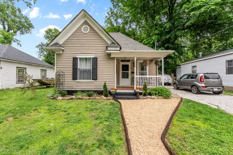 2320 N Travis Ave, Springfield, MO 65803