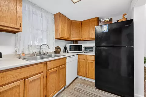 Kitchen - 2320 N Travis Ave, Springfield, MO 65803 photo 3 of 3