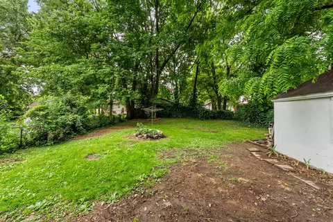Exterior - 2320 N Travis Ave, Springfield, MO 65803 photo 7 of 10