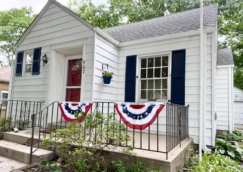 907 S Mcgregor St, Carthage, MO 64836