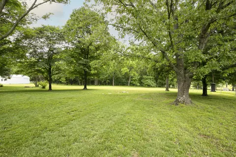Exterior - 1422 E 370th Rd, Bolivar, MO 65613 photo 9 of 16