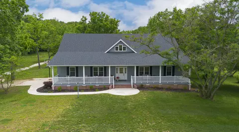 Exterior - 1422 E 370th Rd, Bolivar, MO 65613 photo 14 of 16