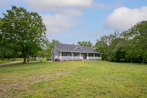 1422 E 370th Rd, Bolivar, MO 65613