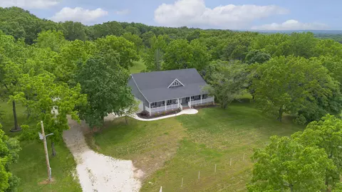 Exterior - 1422 E 370th Rd, Bolivar, MO 65613 photo 13 of 16