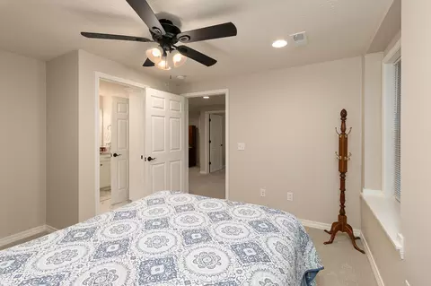 Bedroom - 1422 E 370th Rd, Bolivar, MO 65613 photo 4 of 8