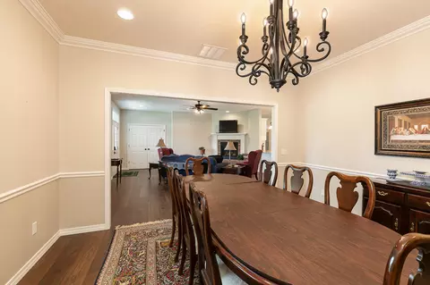 Dining - 1422 E 370th Rd, Bolivar, MO 65613 photo 2 of 2